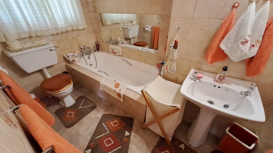 5 Bedroom Property for Sale in Universitas Free State